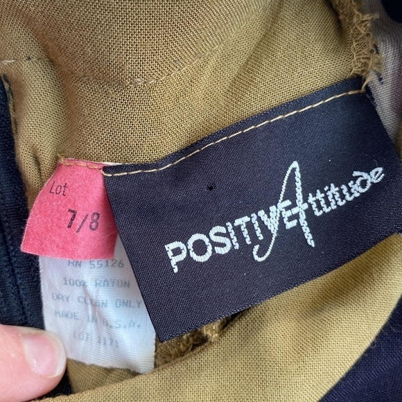 Positive Attitude vintage drop waist dress with Hawaiian print. - Picture 7 of 10